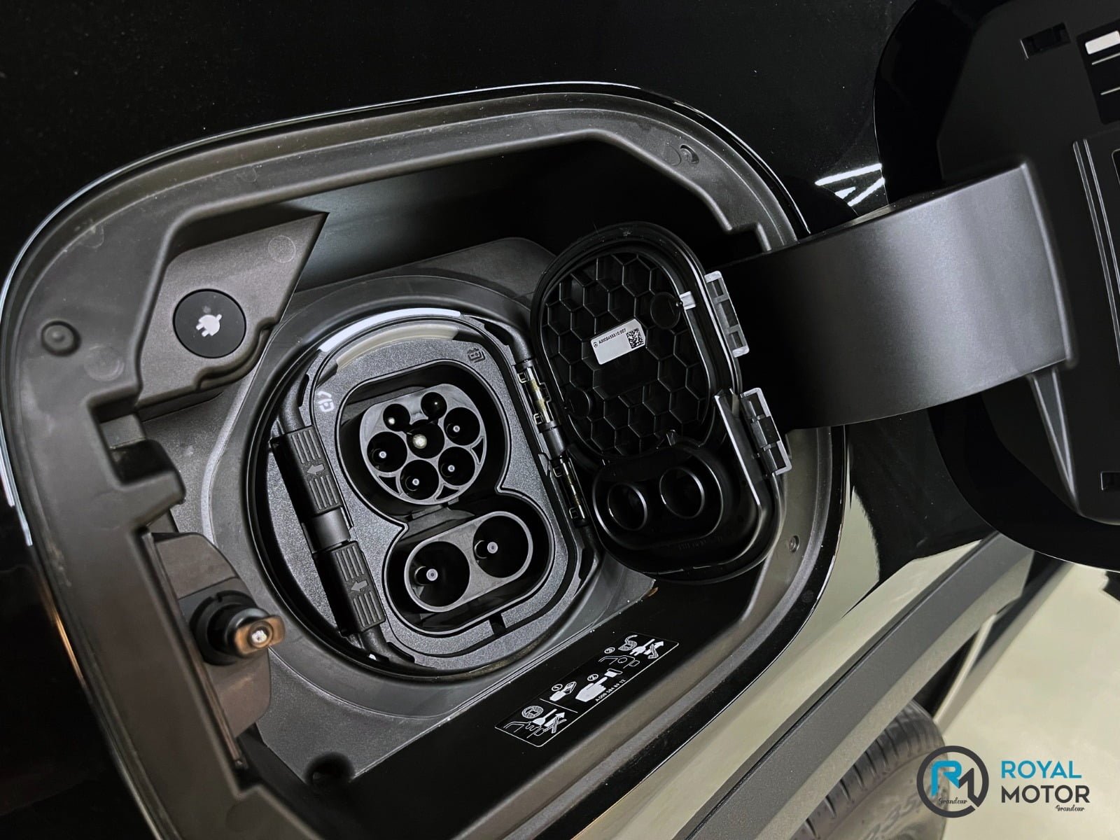 eb3d8814-5886-4482-bb07-230d226070d1 Electric Car